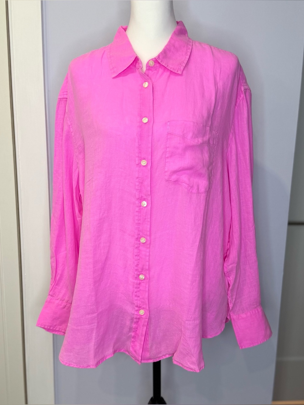 Gap Bright Pink Linen Button-Up Womens Shirt, size L. NEW!